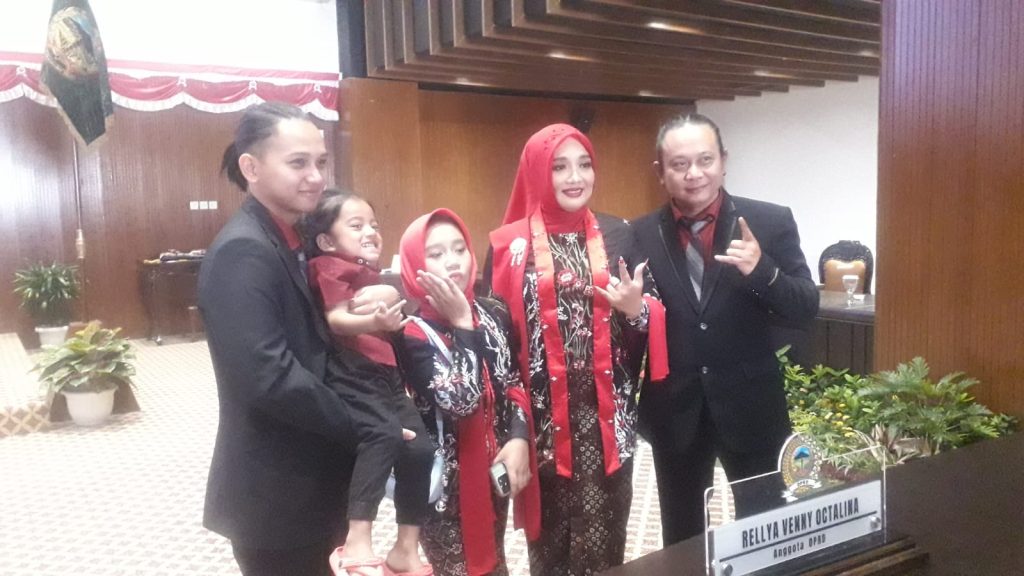 Iwan Mujianto S.H., Bacawabup Banyumas…Hadiri Pelantikan Istri,Rellya Venny Octalina D FCPRD yg II Banyumas 2024 – 2029